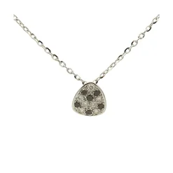 Colgante de diamantes blancos y negros