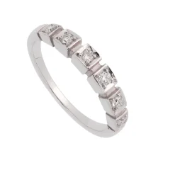 Media alianza con diamantes
