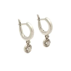 Pendientes de diamantes con forma de pequeños aros