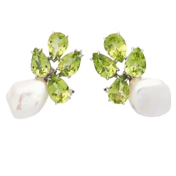 Pendientes de perlas y peridotos