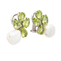 Pendientes de perlas y peridotos
