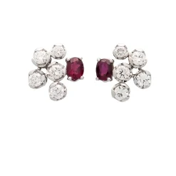 Pendientes flor de oro blanco con diamantes y rubíes