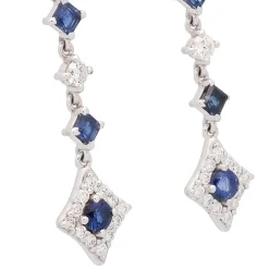 Pendientes largos con diamantes y zafiros