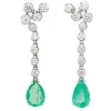 Pendientes largos de oro blanco con esmeraldas y diamantes