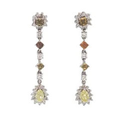 Pendientes largos de oro blanco con diamantes bicolor