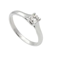 Solitario en garras 0552