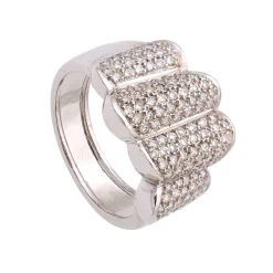 Sortija con pavé de diamantes