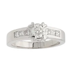 Sortija de oro blanco con diamante central y seis laterales