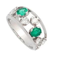 Sortija de oro blanco, diamantes y esmeraldas