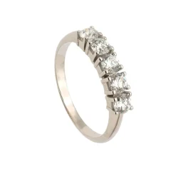 Sortija en oro blanco con cinco diamantes en garras